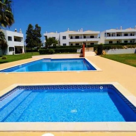 Lake Apartment - Pool And Sea View & Tennis Court & Bbq เปรา ภายนอก รูปภาพ
