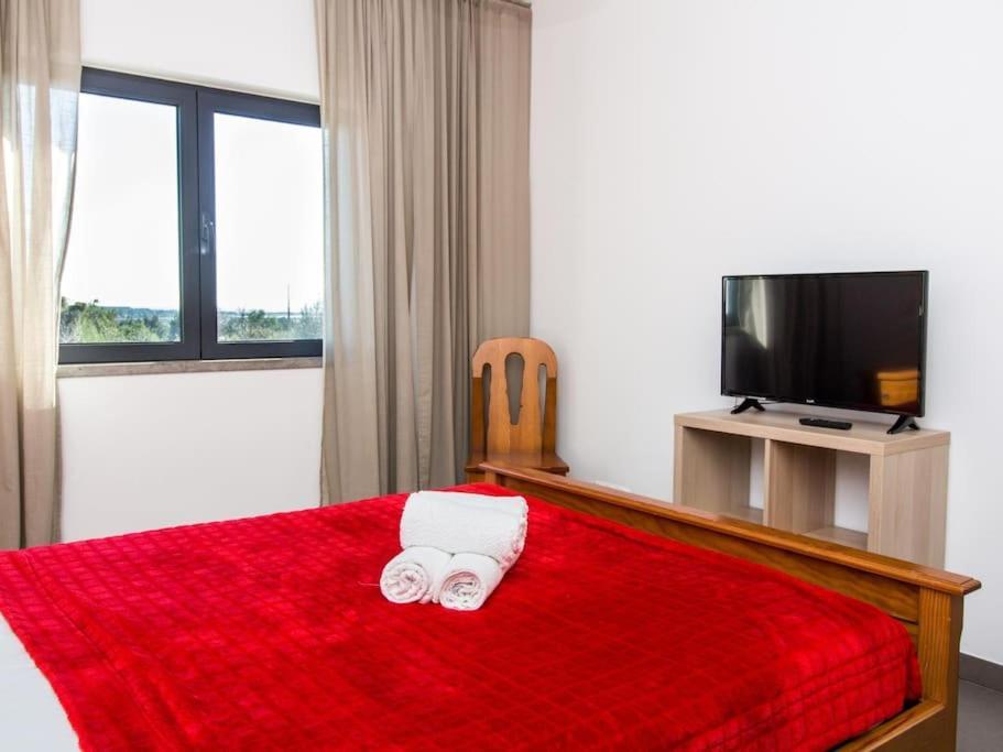 Lake Apartment - Pool And Sea View & Tennis Court & Bbq เปรา ภายนอก รูปภาพ