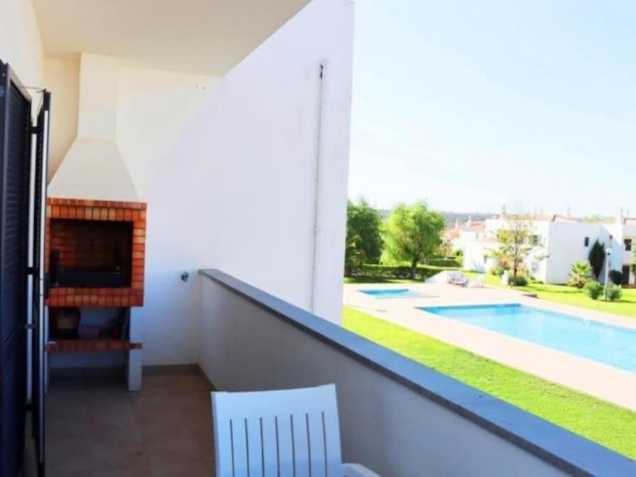Lake Apartment - Pool And Sea View & Tennis Court & Bbq เปรา ภายนอก รูปภาพ